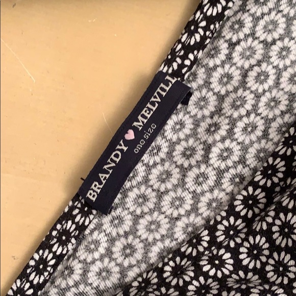 Open back tank top from brandy melville - Picture 3 of 3